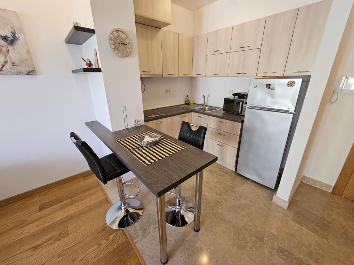 As Apartments Рафаиловичи Экстерьер фото
