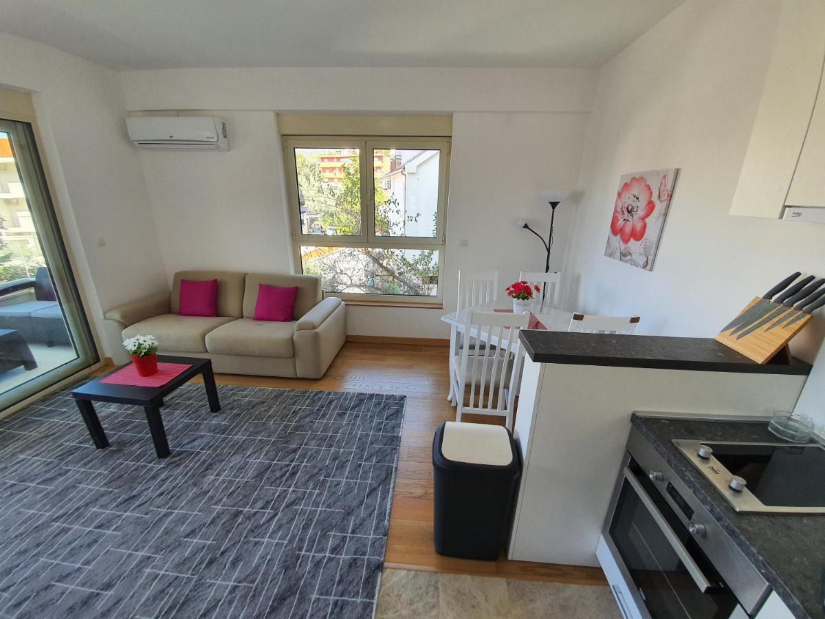 As Apartments Рафаиловичи Экстерьер фото