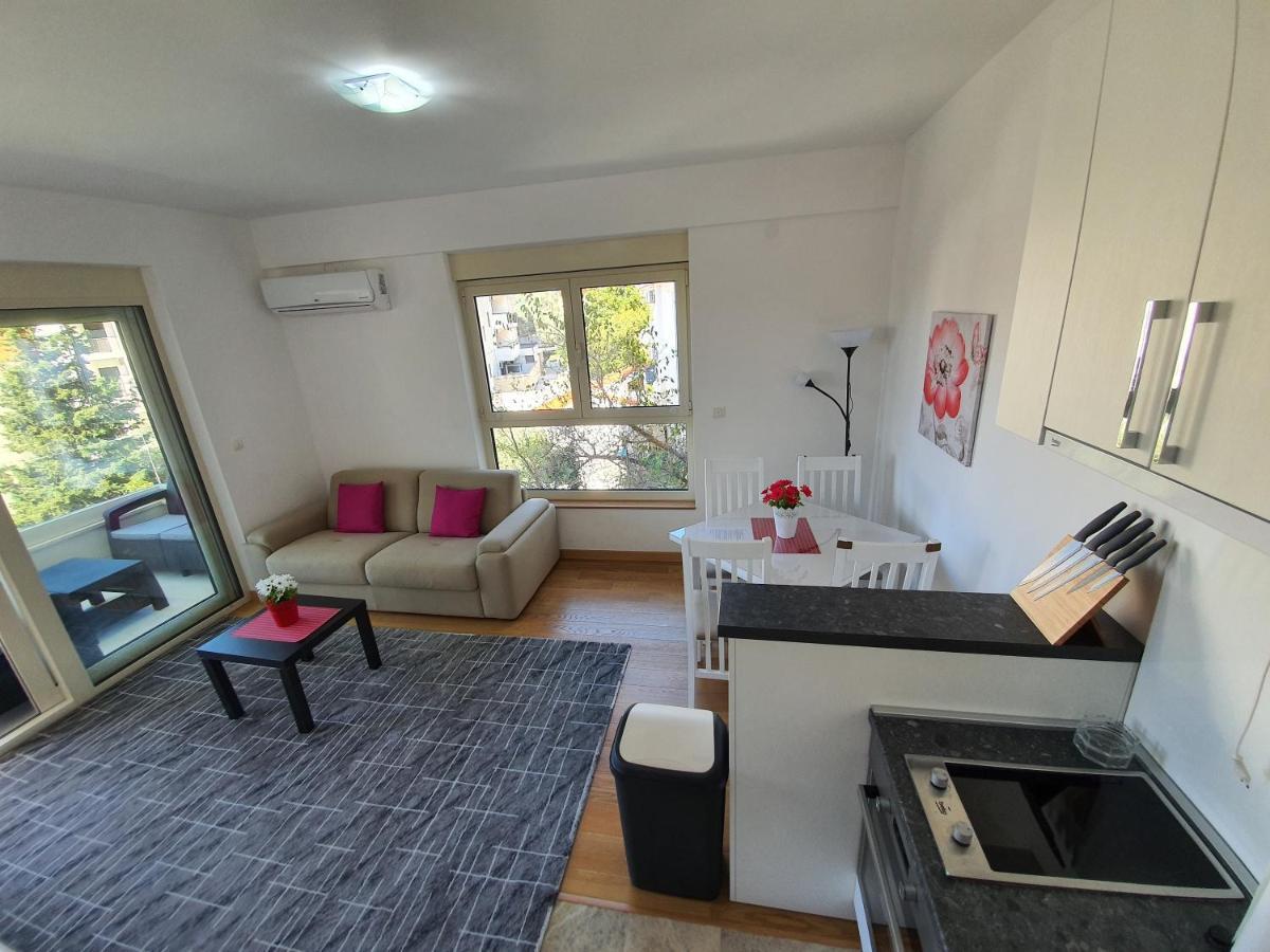 As Apartments Рафаиловичи Экстерьер фото