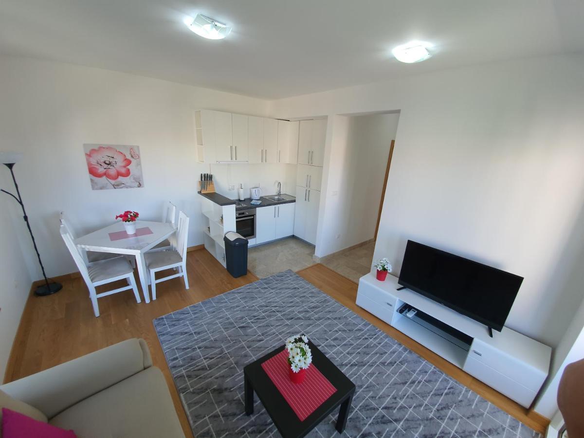 As Apartments Рафаиловичи Экстерьер фото